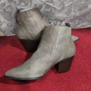 بوت زنانه اورجینال