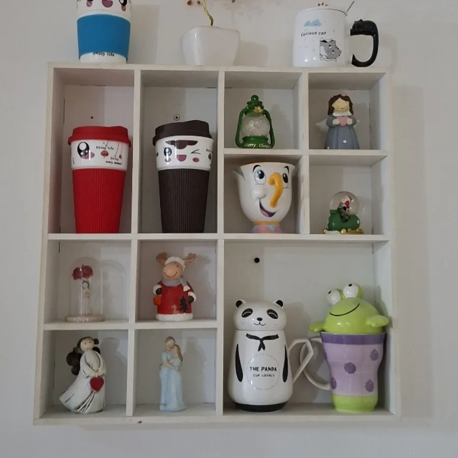 دو تابلو و شلف ماگ