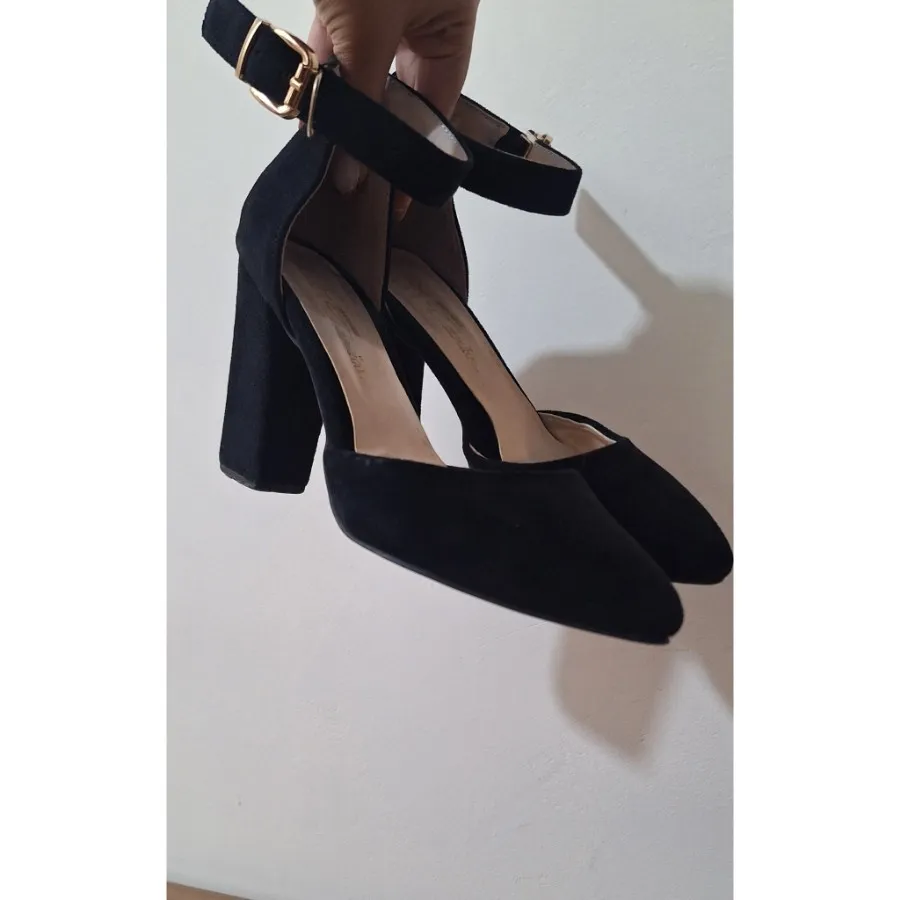 کفش پاشنه دار