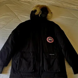 کاپشن کانادا گوس کانادایی