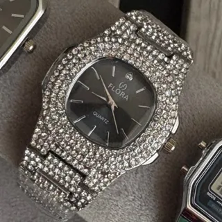 ساعت نگینی مجلسی