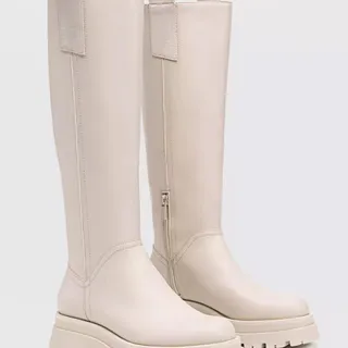 بوت استرادیواریوس