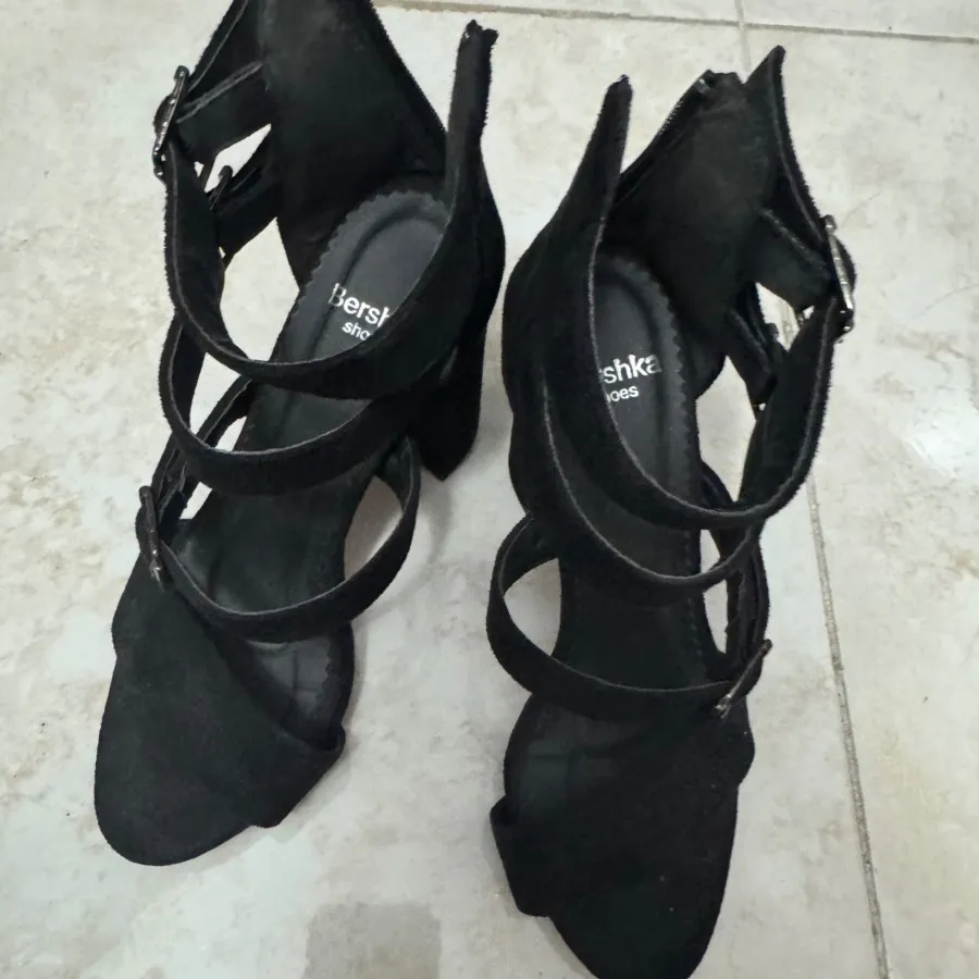 کفش Bershka 37