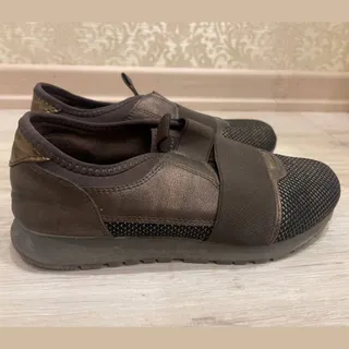 کفش کتونی زارا