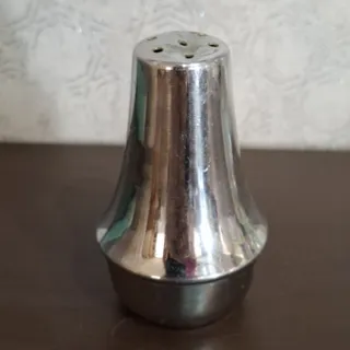 نمکدون بزرگ قدیمی