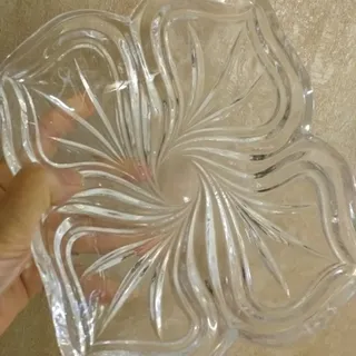 شیرینی یا شکلات خوری