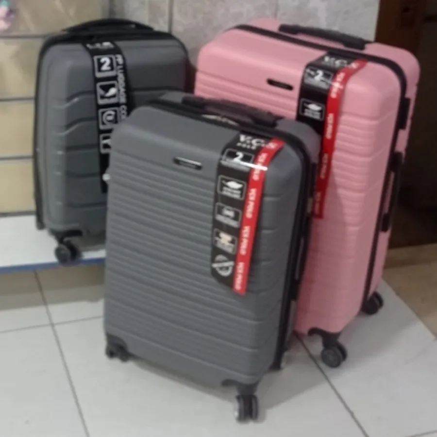 چمدان مسافرتی در رنگبندی
