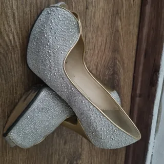 کفش پاشنه بلند