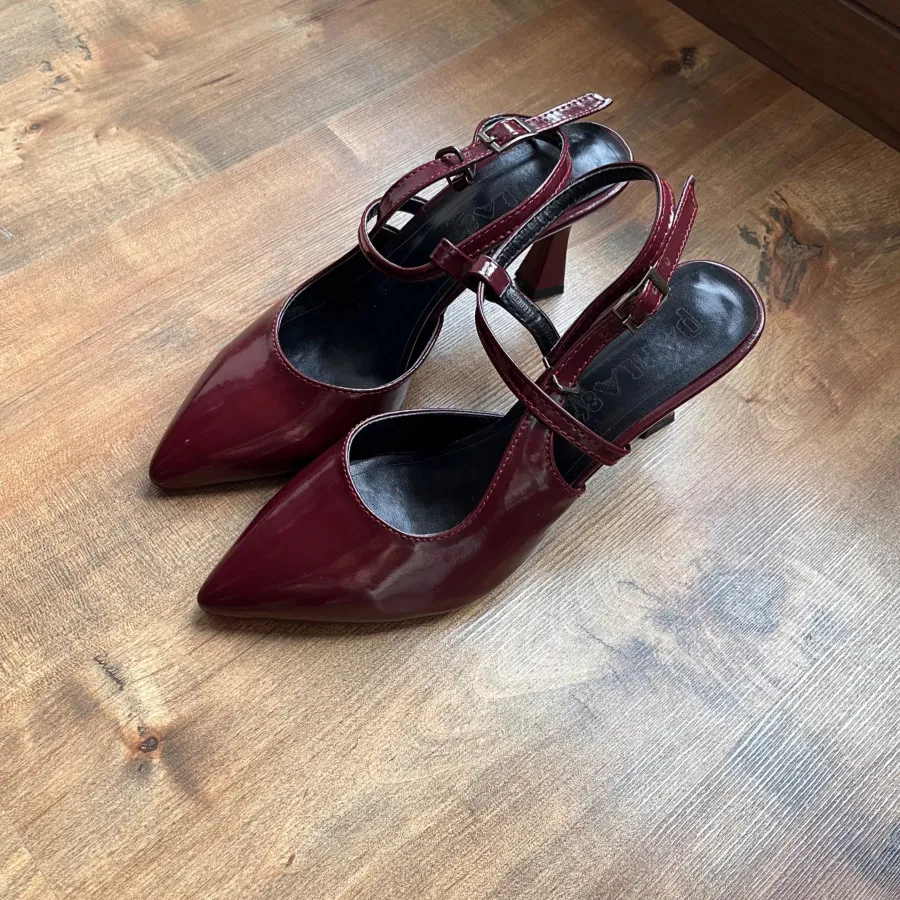 کفش پاشنه دار