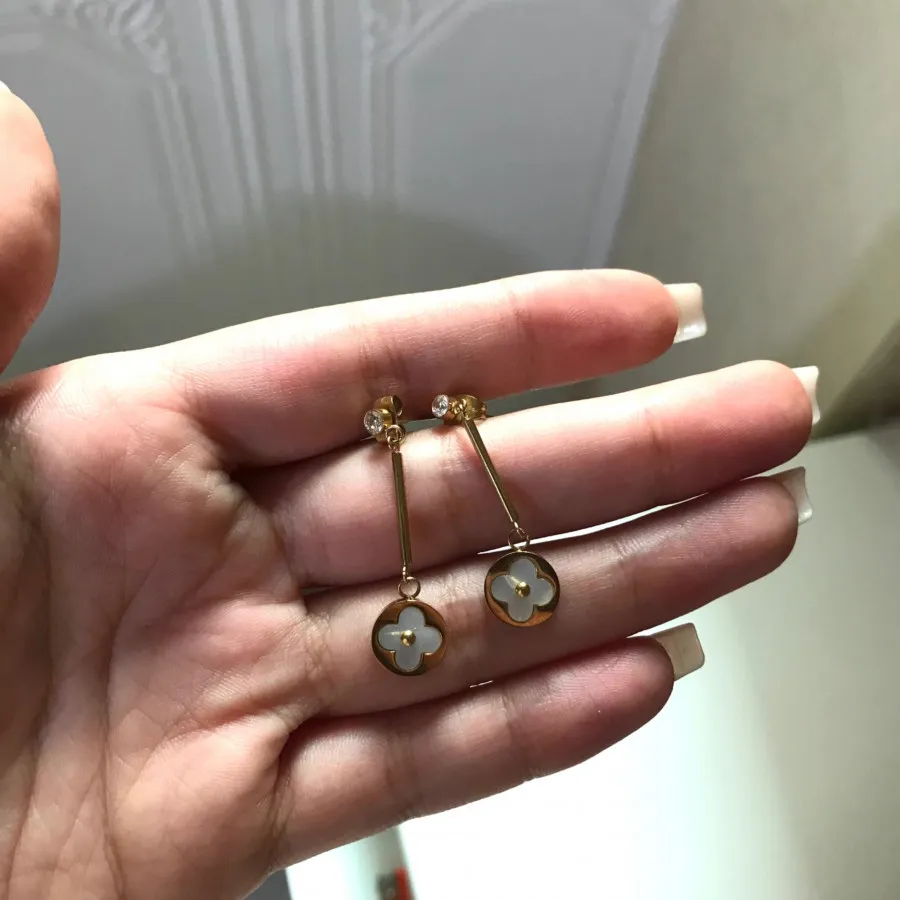 گوشواره ونکلیف