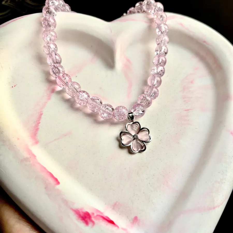 گردنبند گل صورتی