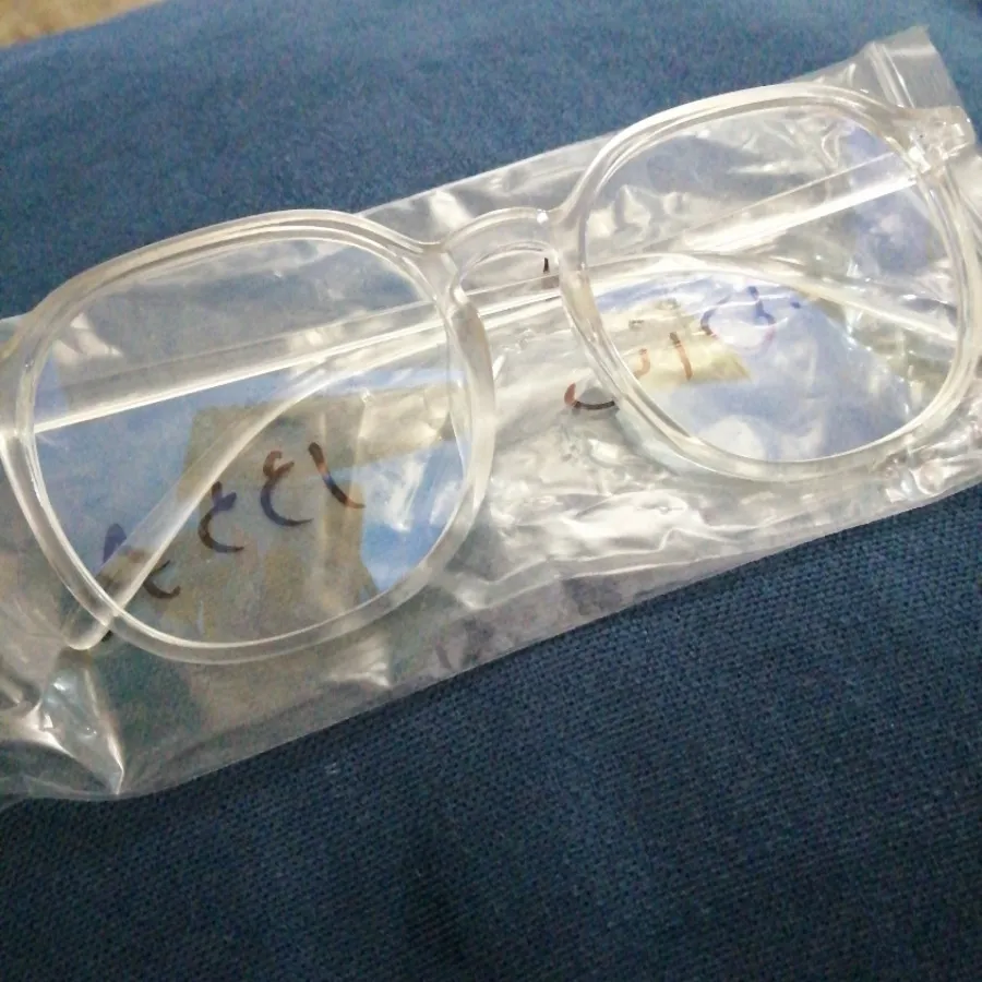 عینک بلوکات بی رنگ