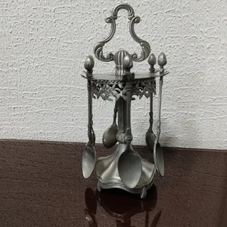 جا قاشقی بهمراه استند