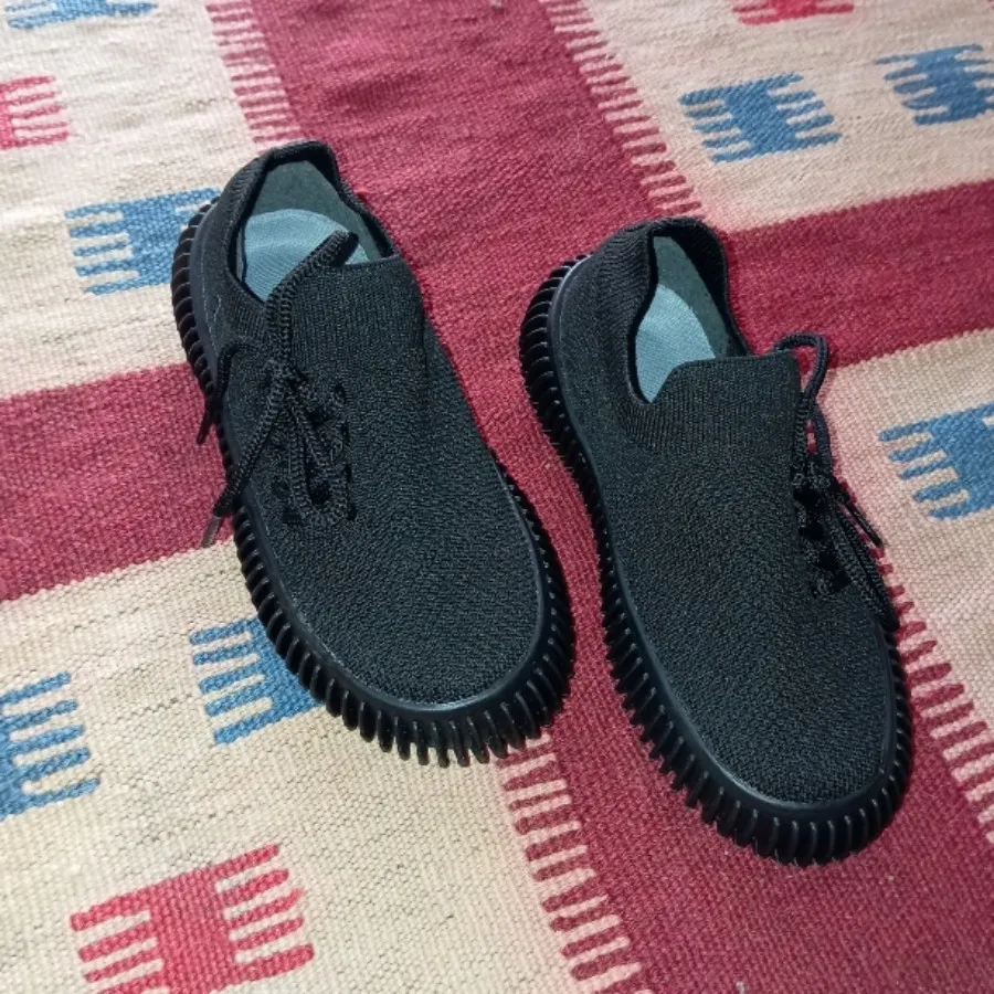 کفش جورابی بچگانه