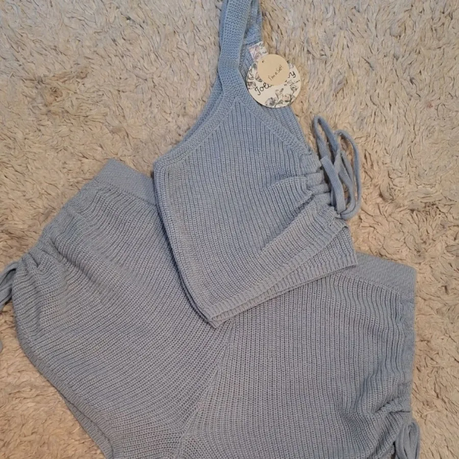 تاپ و شلوارک آبی