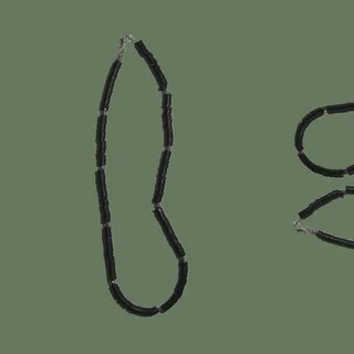 گردنبند تاریک تاب