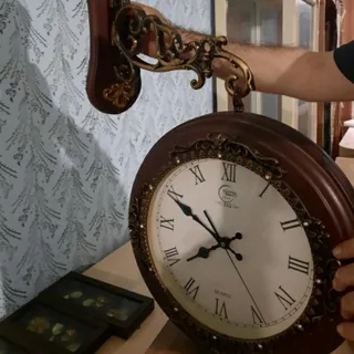 ساعت دیواری