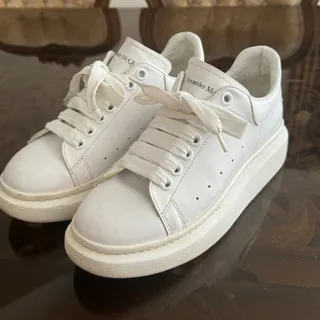 کفش الکساندر مککویین