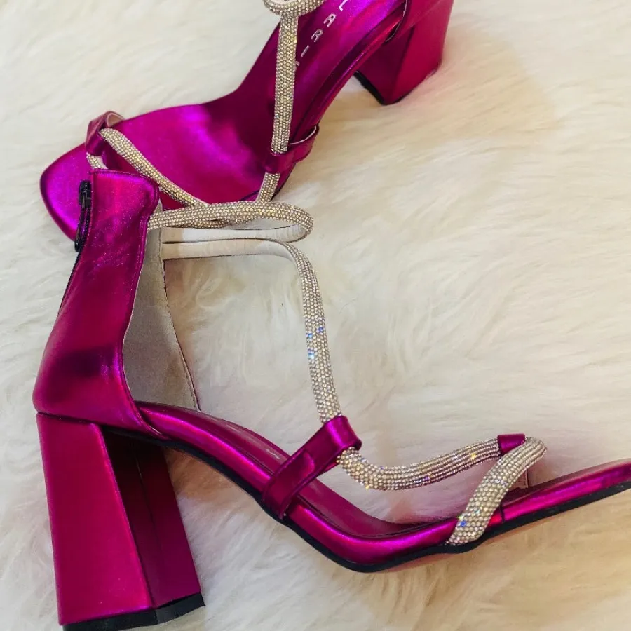 کفش نو صورتی