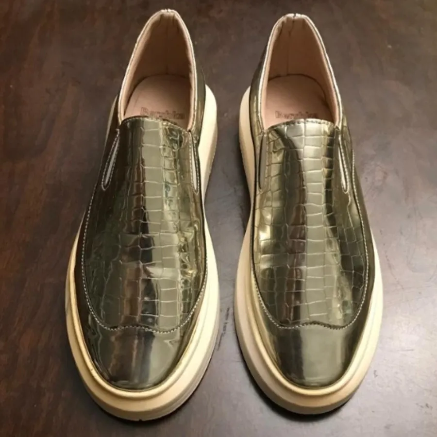 کفش برشکا طلایی