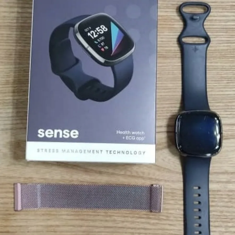 ساعت هوشمند ورزشی Fitbit