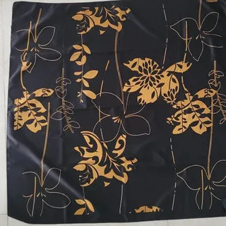 روسری ساتن مشکی