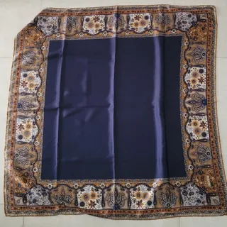 روسری ساتن دور دوخت