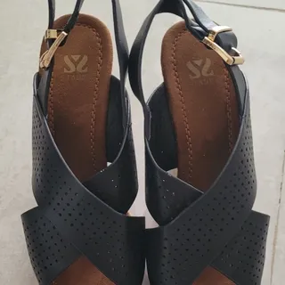 صندل پاشنه دار زنانه