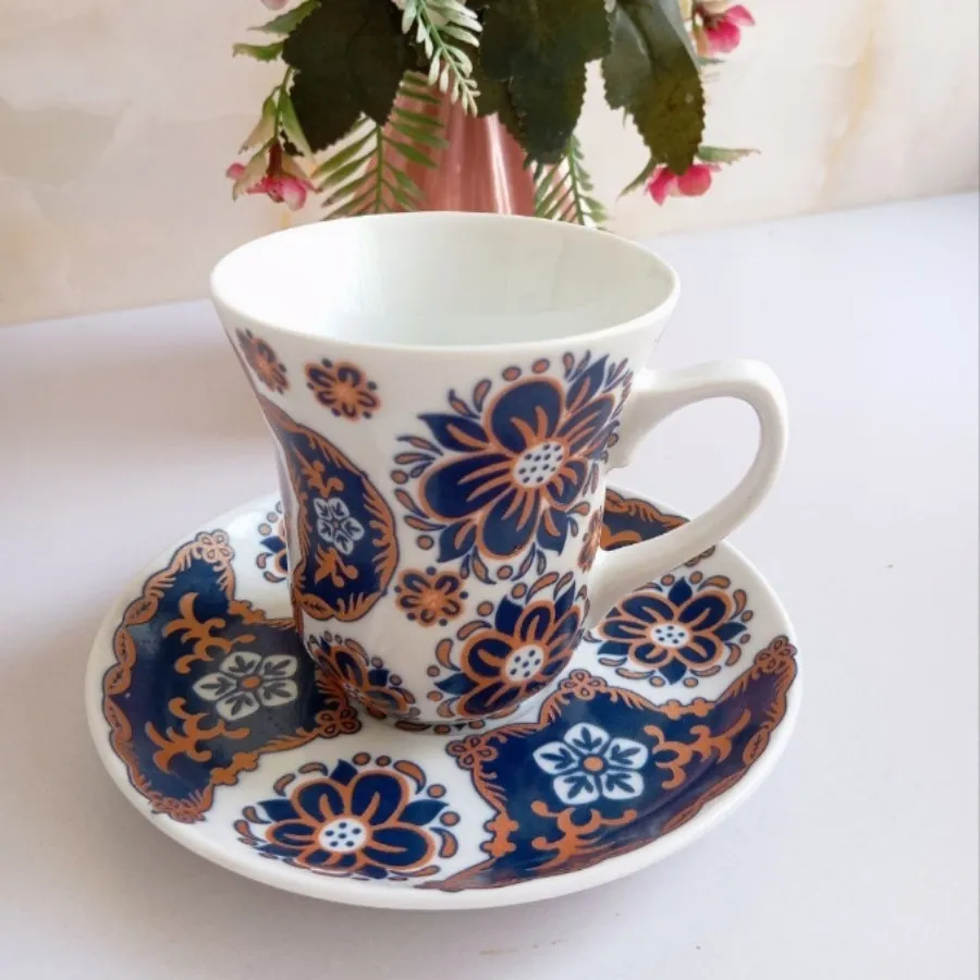 فنجان و نعلبکی