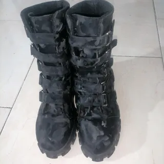 بوت بلند تا ساق پا