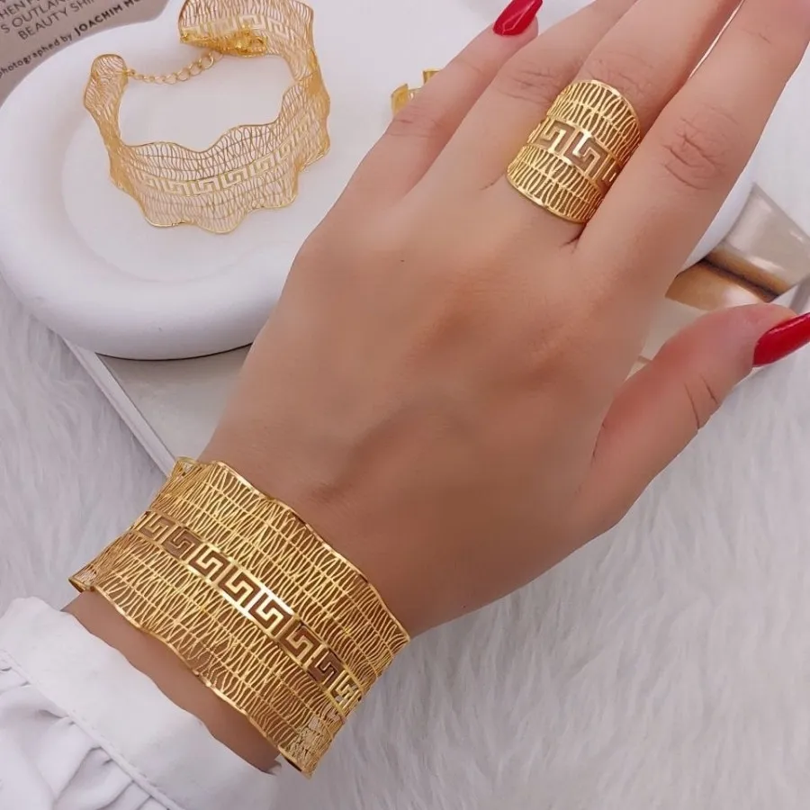 ست دستبند و انگشتر