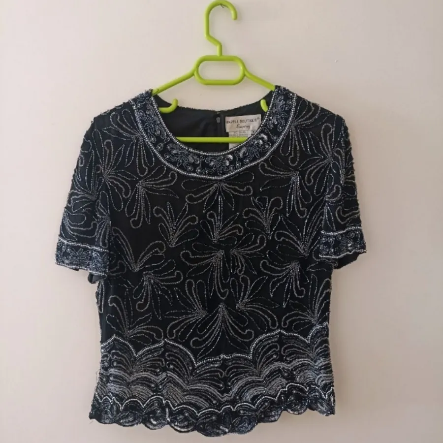 شومیز منجوق دوزی