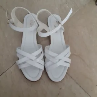 صندل زنانه کاملا نو