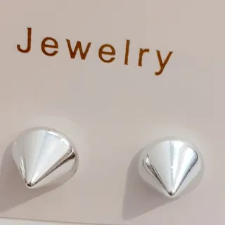 گوشواره میخی فانتزی