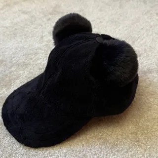 کلاه پوم پوم دار