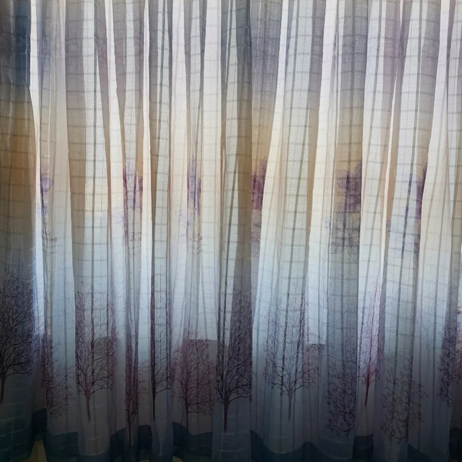 پرده حریر آبی و کرم