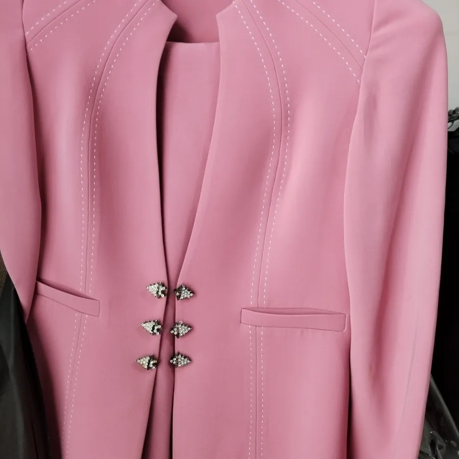 کت وشلوارزنانه