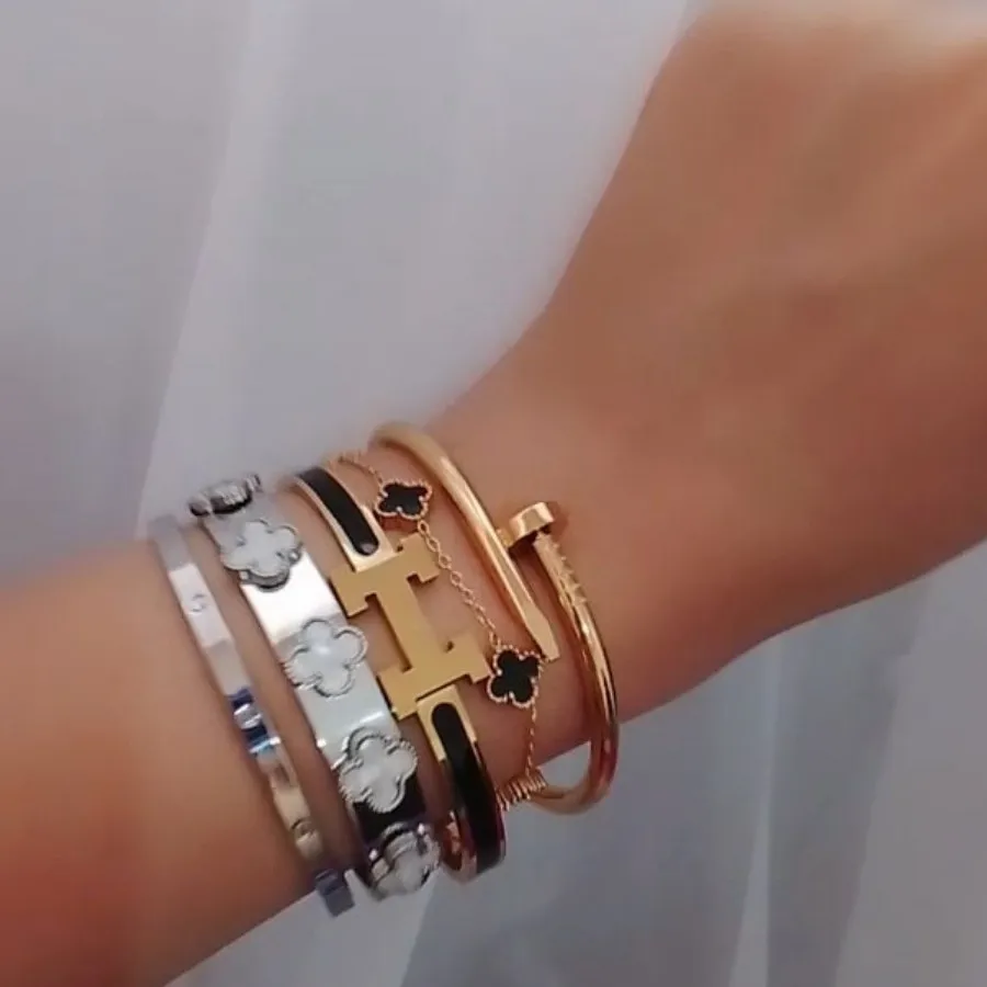 بنگل و دستبند