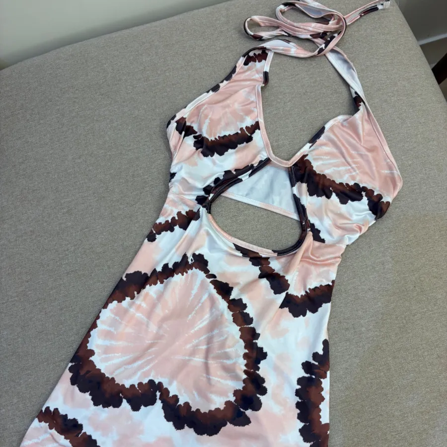 پیراهن کوتاه