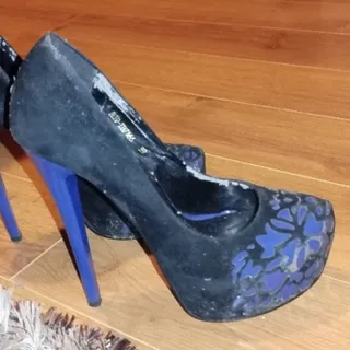 کفش پاشنه بلند