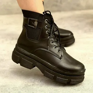 نیمبوت زنانه