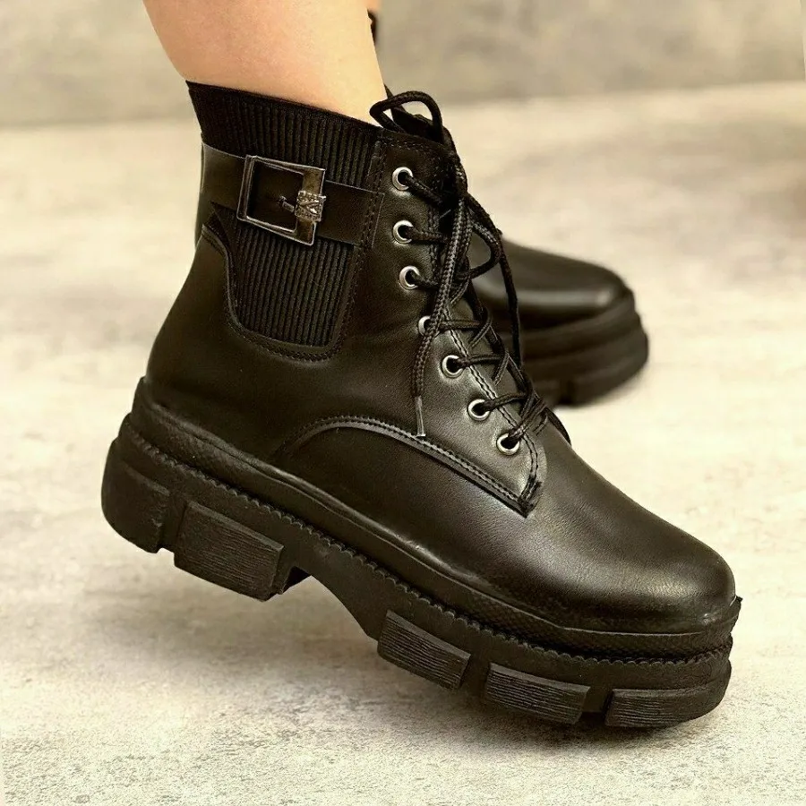 نیمبوت زنانه