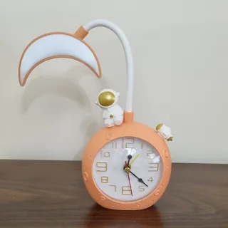 ساعت و چراغ مطالعه