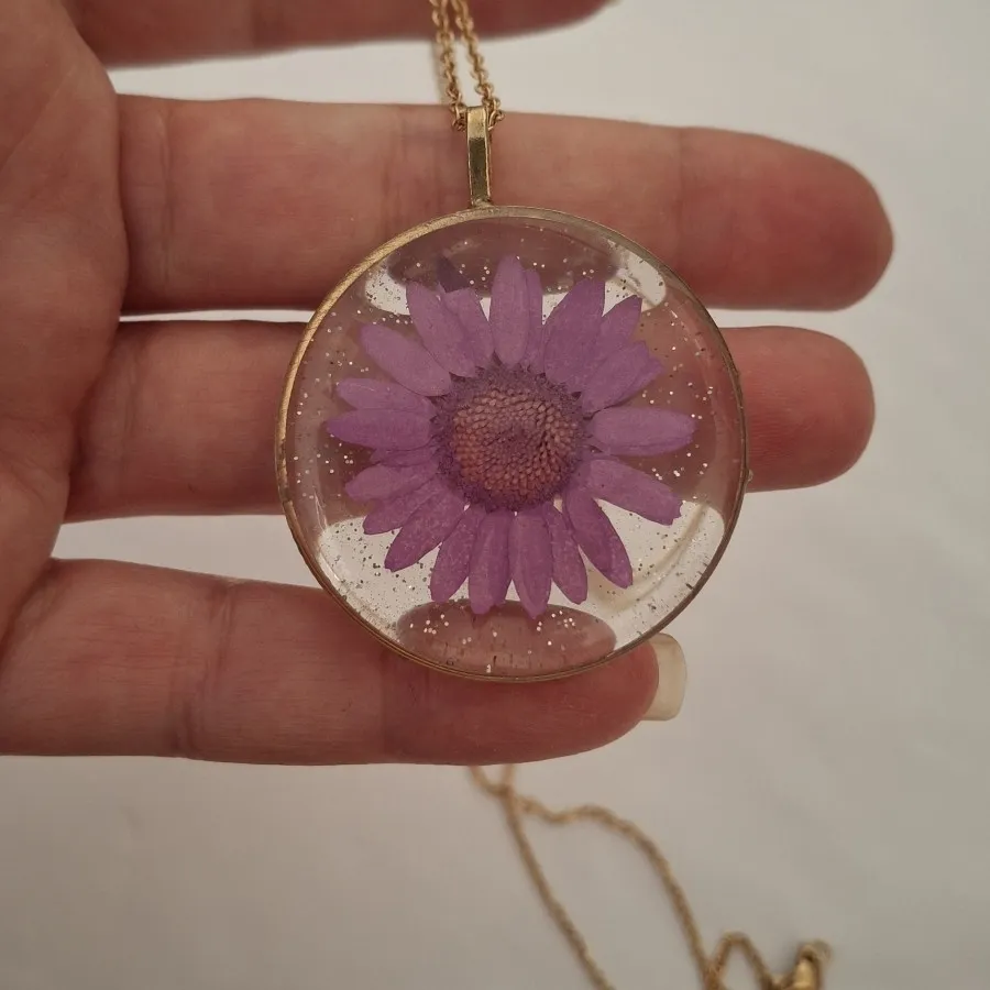 گردنبند بابونه طبیعی رزین