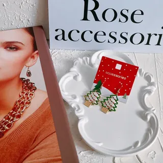 گوشواره کاج‌