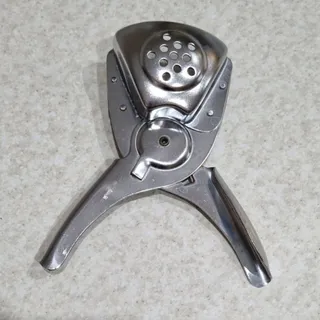 آب لیمو گیری دستی