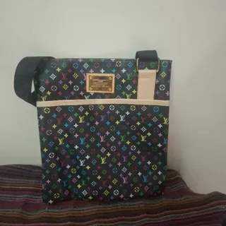 کیف کراس بادی طرح LV