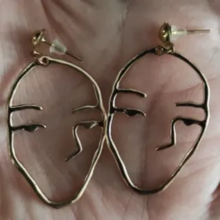 گوشواره خاص وتک با کیفیت