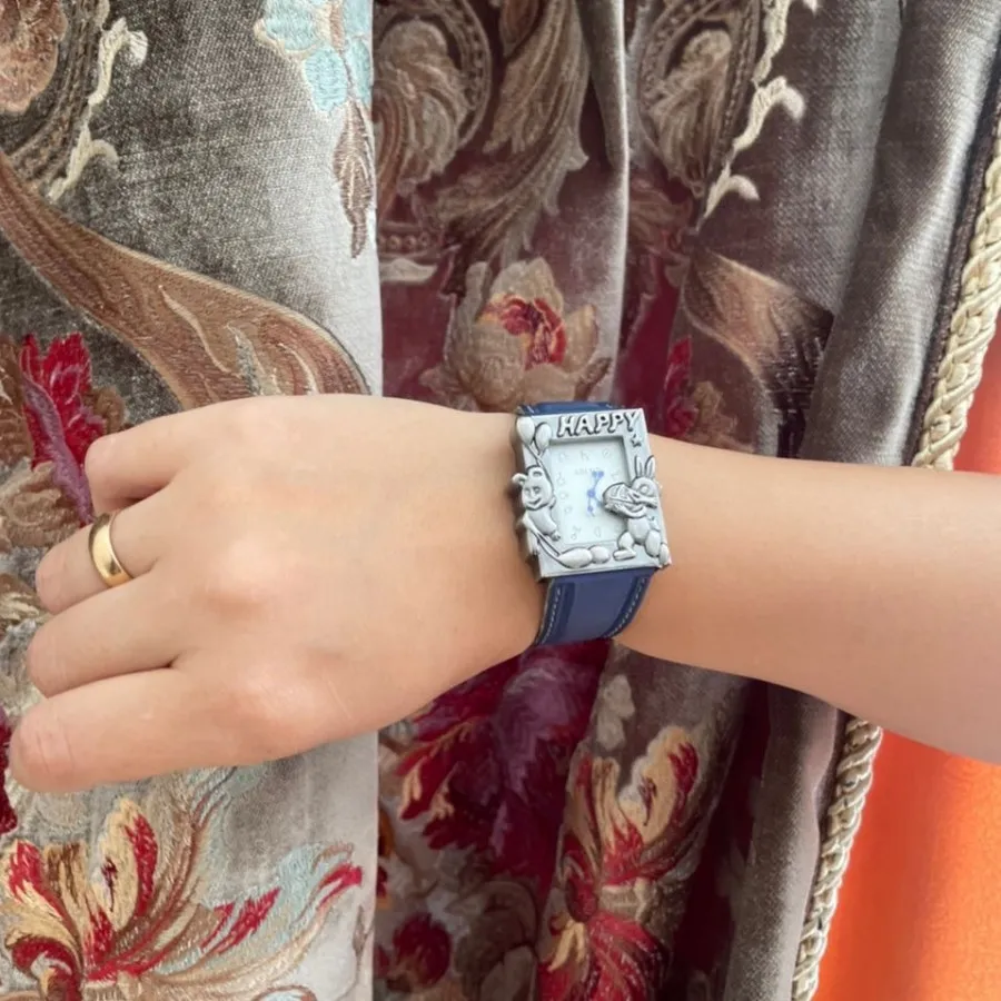 ساعت دخترونه