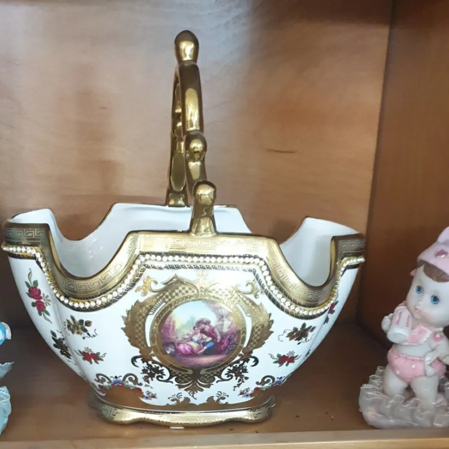 شکلات خوری بزرگ لیلی مجنو